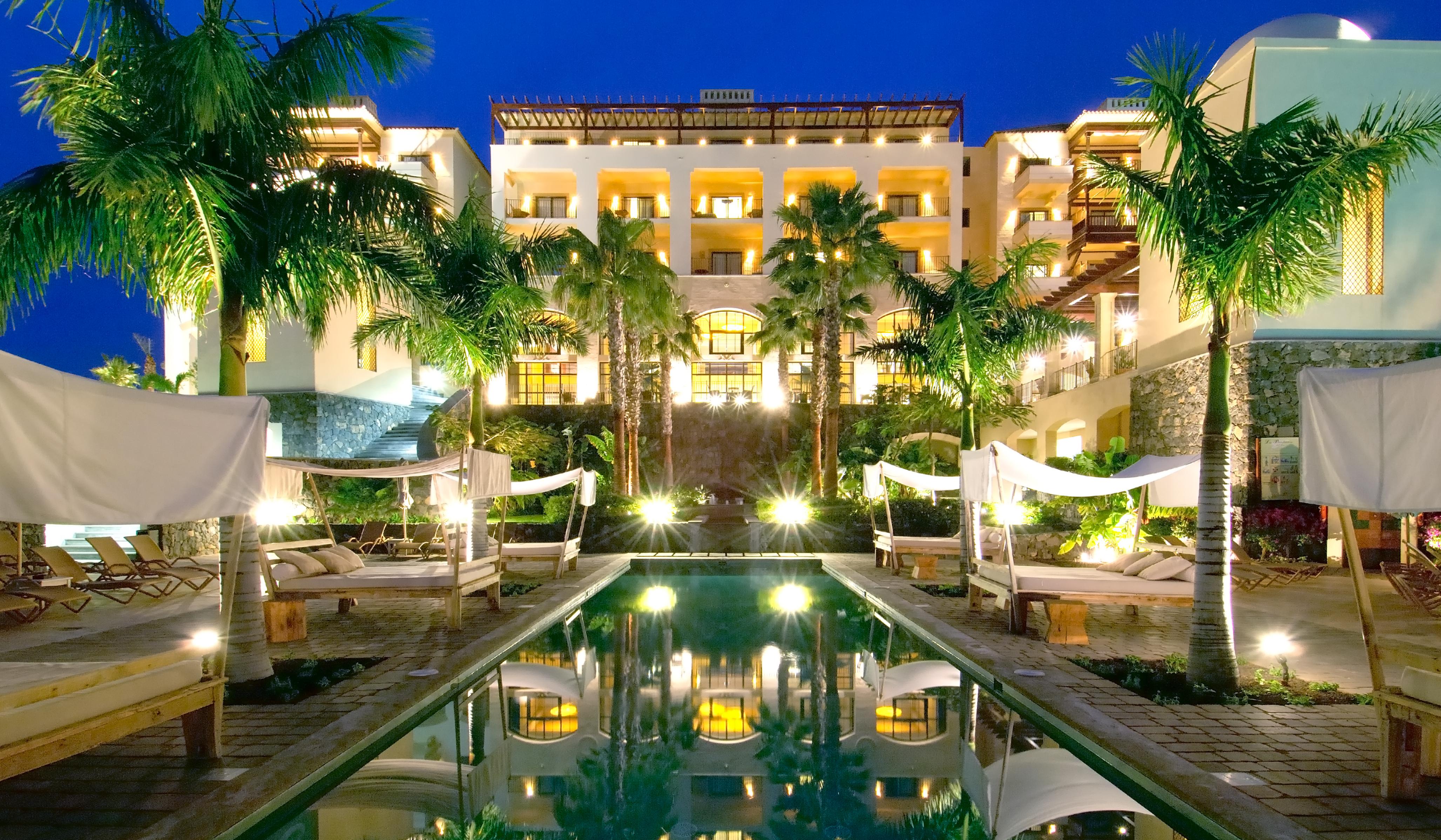 Vincci Selección La Plantación del Sur Costa Adeje (Tenerife) Exterior foto The hotel at night