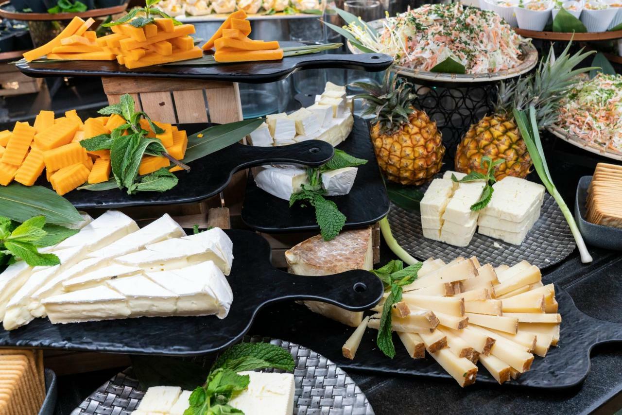 Vincci Selección La Plantación del Sur Costa Adeje (Tenerife) Exterior foto A selection of cheese at a buffet